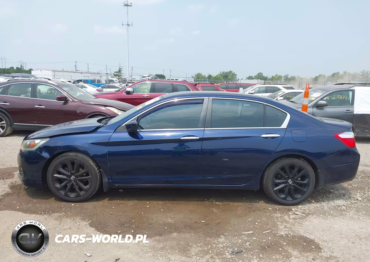 2015 Honda Accord Sport VIN:1HGCR2F59FA076225 - 14