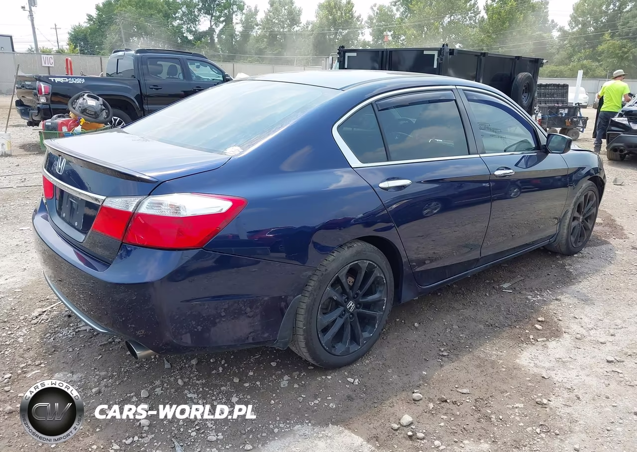 2015 Honda Accord Sport VIN:1HGCR2F59FA076225 - 4
