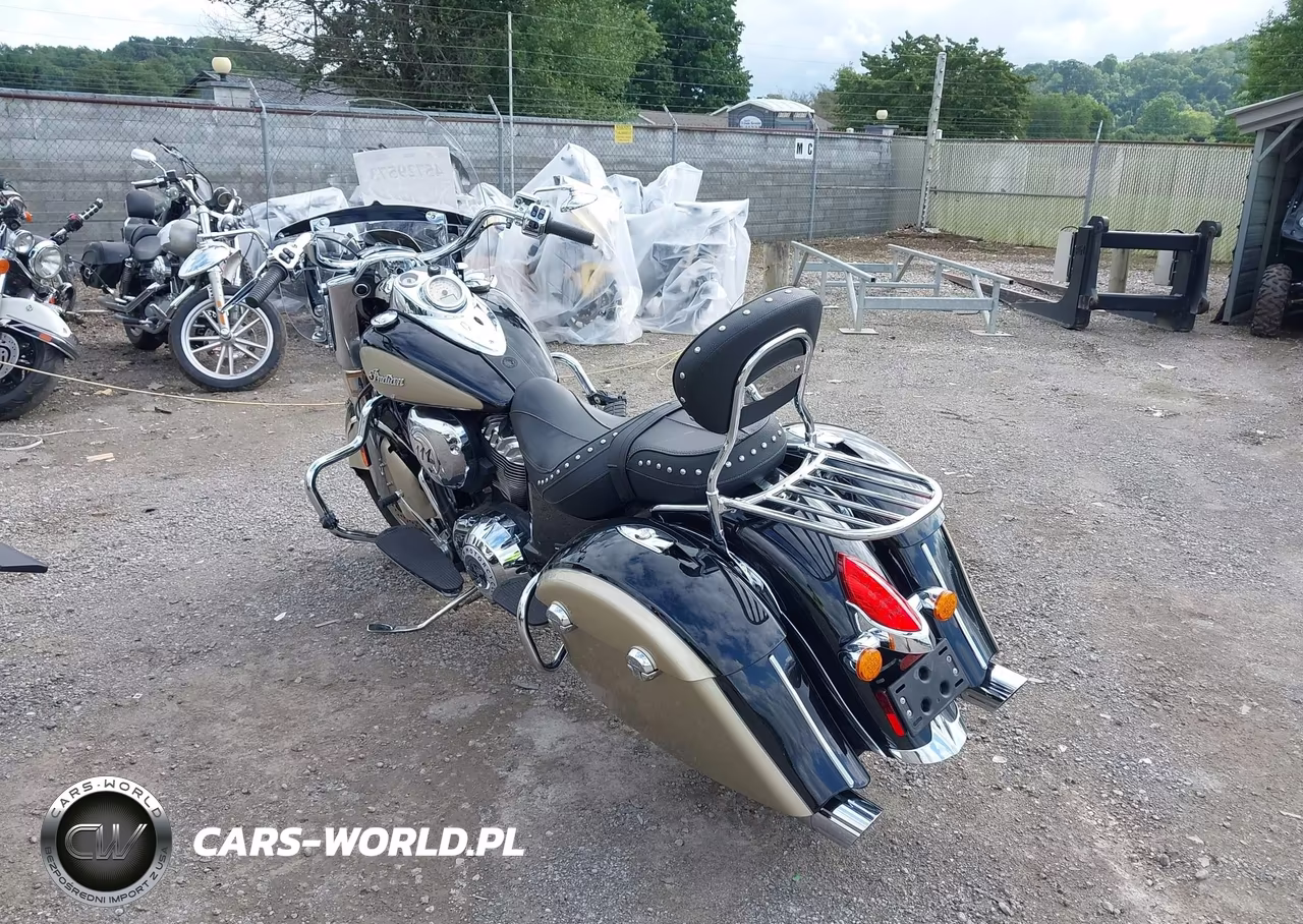 2021 Indian Motorcycle Co. Springfield VIN:56KTHAAA5M3401366 - 3