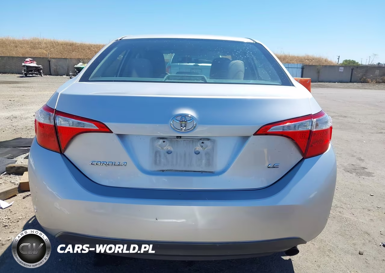 2015 Toyota Corolla Le VIN:5YFBURHE5FP230956 - 17