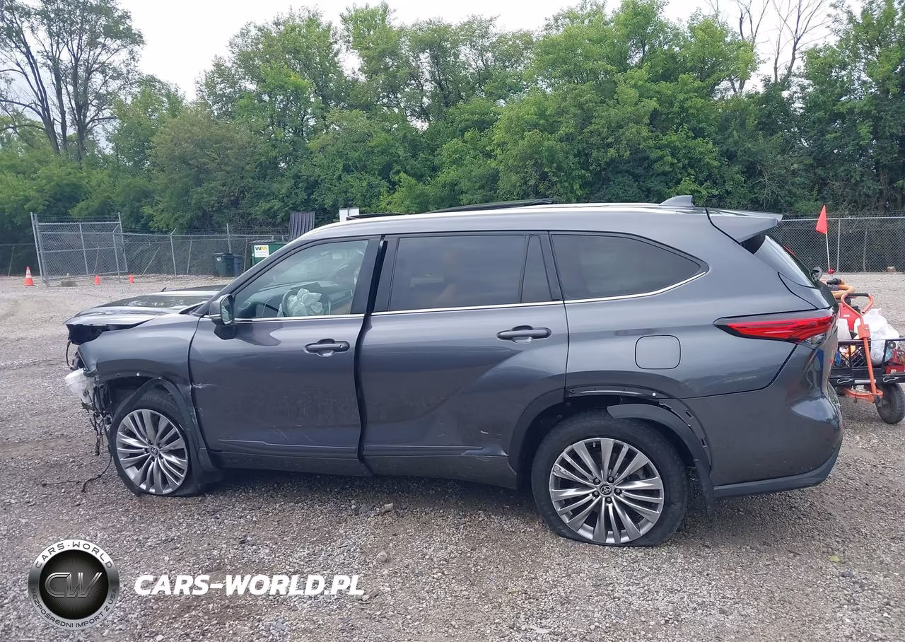 2023 Toyota Highlander Platinum VIN:5TDKDRAH7PS507619 - 15