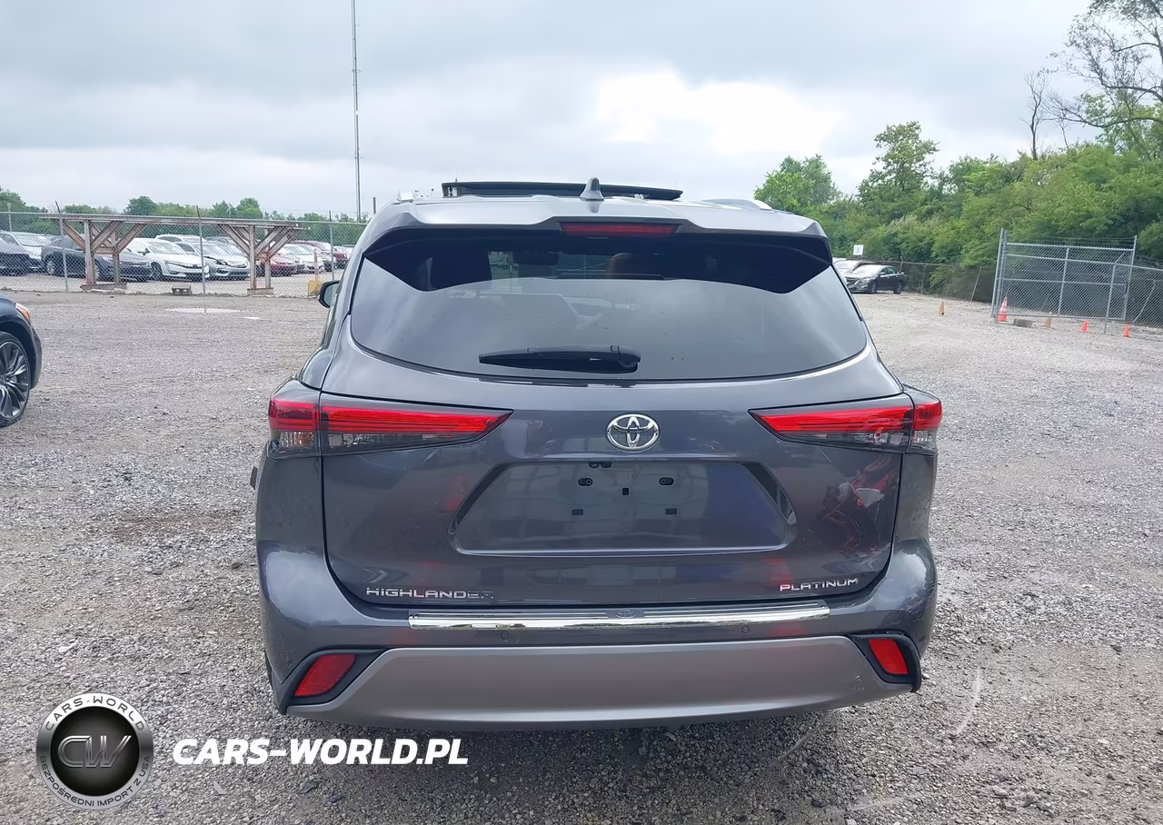 2023 Toyota Highlander Platinum VIN:5TDKDRAH7PS507619 - 17