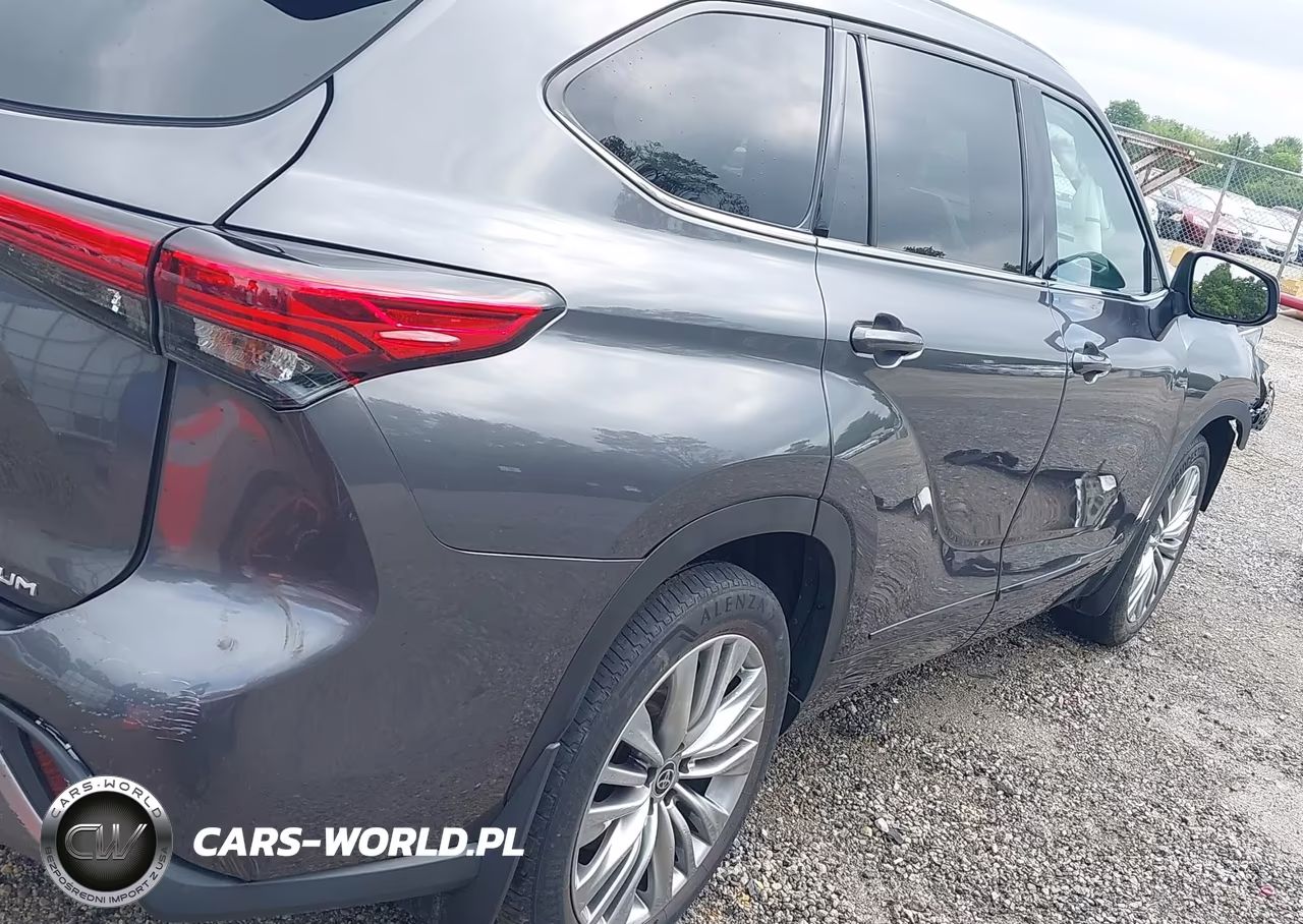 2023 Toyota Highlander Platinum VIN:5TDKDRAH7PS507619 - 22