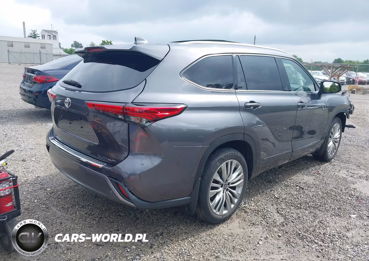 2023 Toyota Highlander Platinum VIN:5TDKDRAH7PS507619 - 4