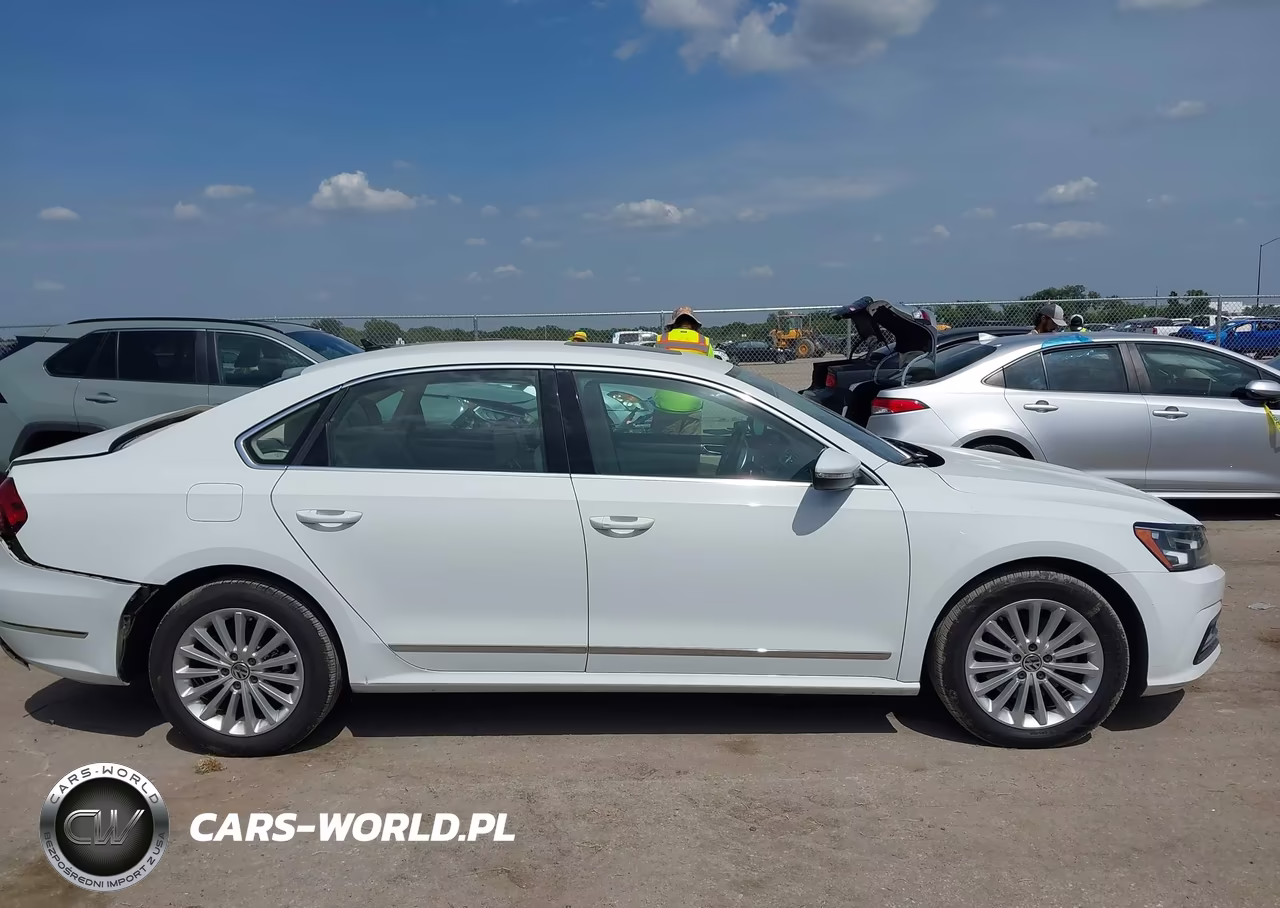 2017 Volkswagen Passat 1.8T Se VIN:1VWBT7A32HC021005 - 13