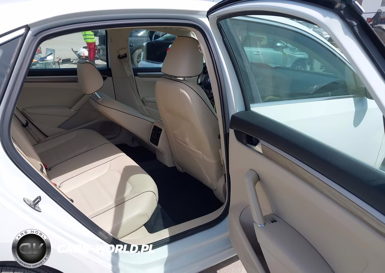 2017 Volkswagen Passat 1.8T Se VIN:1VWBT7A32HC021005 - 8