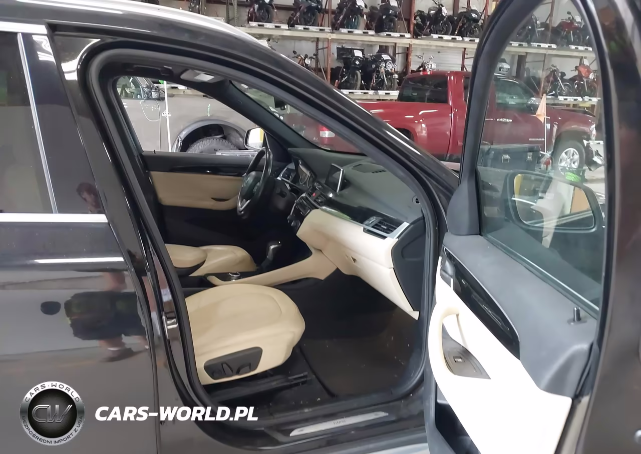 2018 BMW X1 Sdrive28I VIN:WBXHU7C39J5H43448 - 5