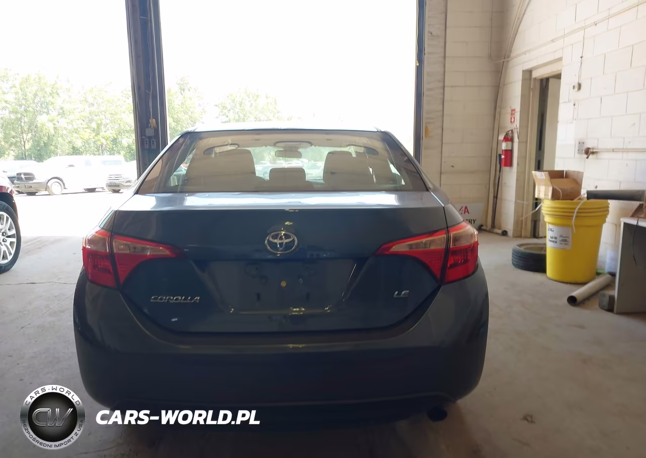 2018 Toyota Corolla Le VIN:2T1BURHE8JC968050 - 16