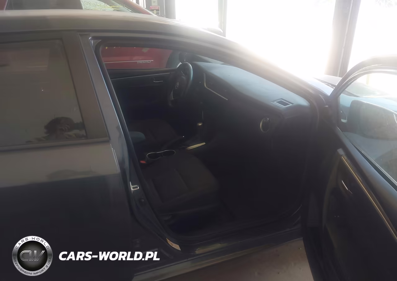 2018 Toyota Corolla Le VIN:2T1BURHE8JC968050 - 5