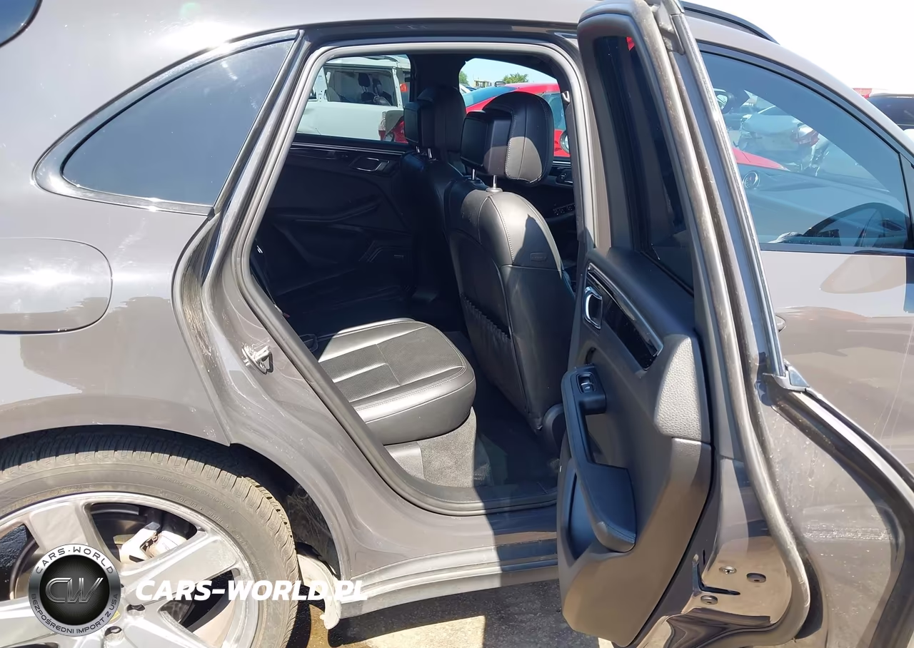 2018 Porsche Macan S VIN:WP1AB2A53JLB30826 - 8