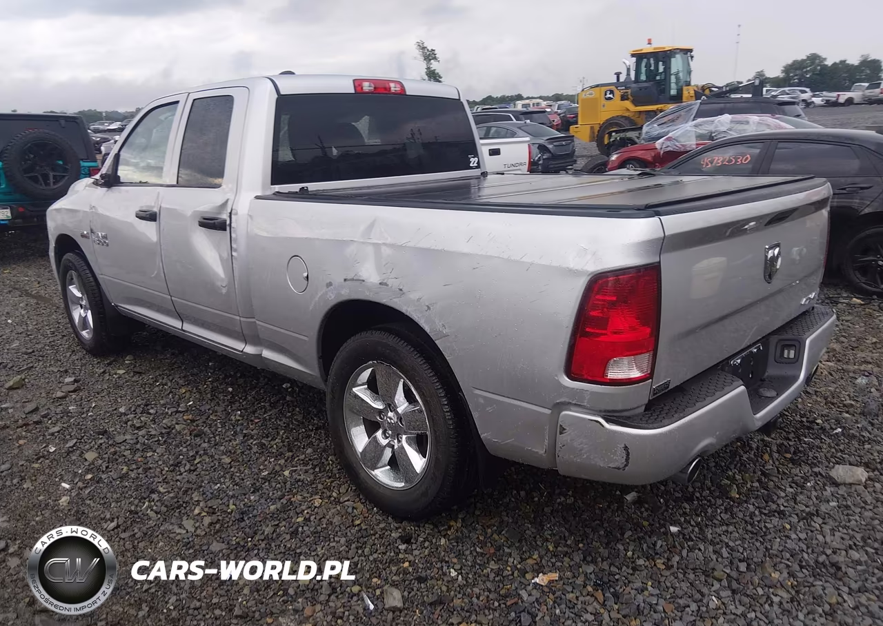 2018 Ram 1500 Express 4X4 6'4 Box VIN:1C6RR7FT3JS309997 - 3