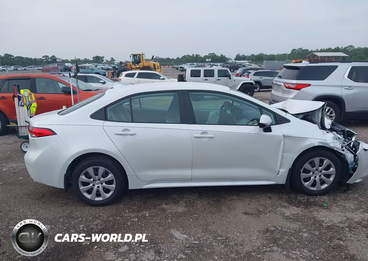 2026 Toyota Corolla Le VIN:5YFB4MDE5TP483103 - 13