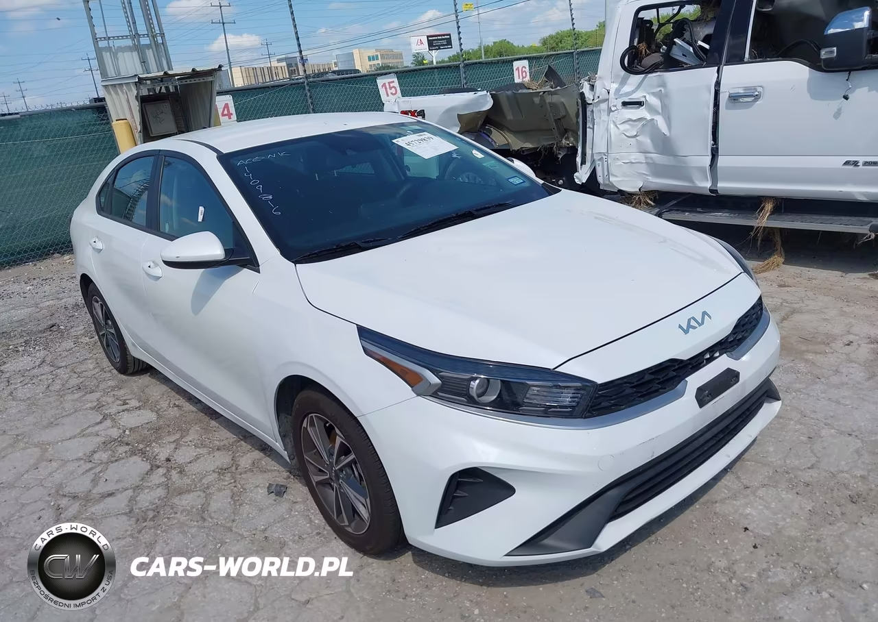 2024 Kia Forte Lxs – zdjęcie 1 z 16