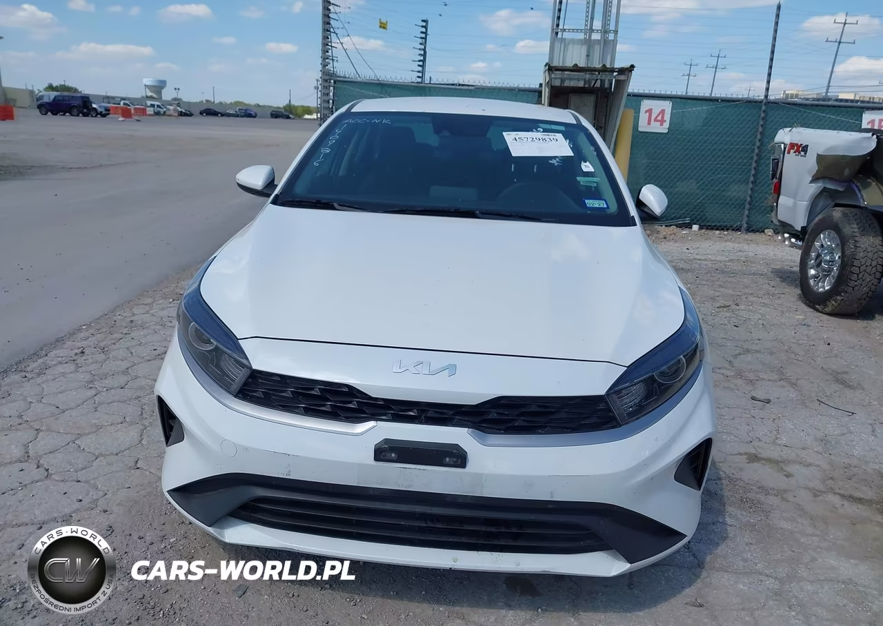 2024 Kia Forte Lxs VIN:3KPF24AD2RE757063 - 12