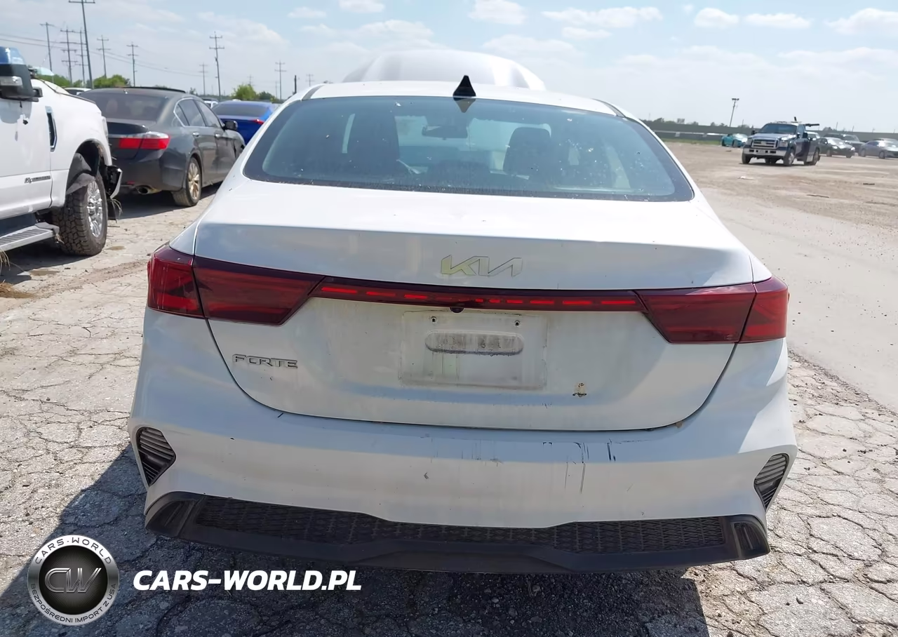 2024 Kia Forte Lxs VIN:3KPF24AD2RE757063 - 16