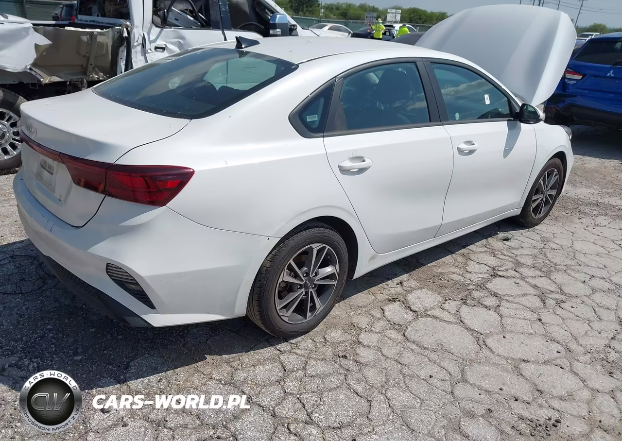 2024 Kia Forte Lxs VIN:3KPF24AD2RE757063 - 4