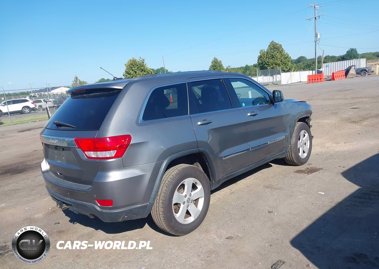 2013 Jeep Grand Cherokee Laredo VIN:1C4RJFAG6DC542498 - 4