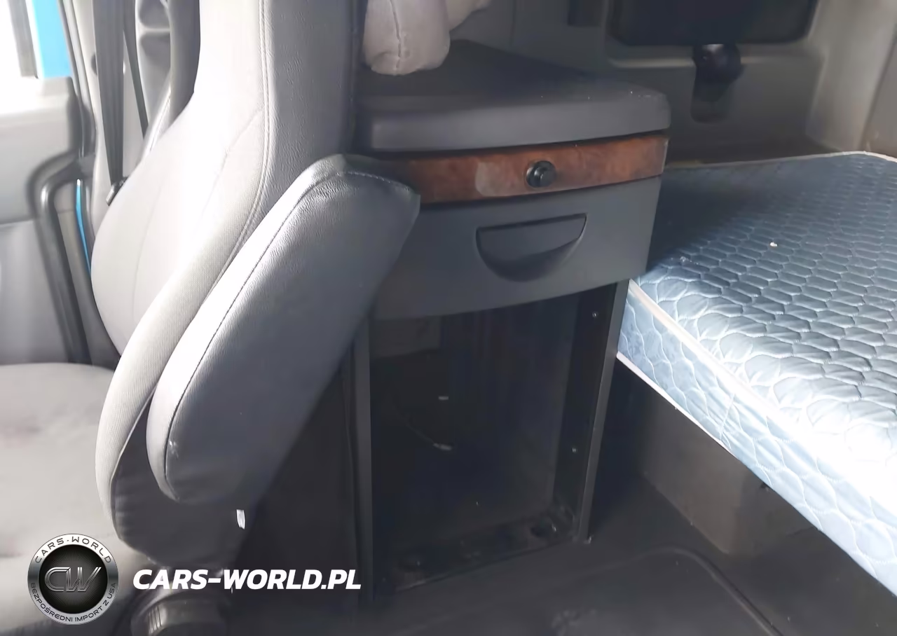 2019 International Lt VIN:3HSKZAPR8KN391070 - 17