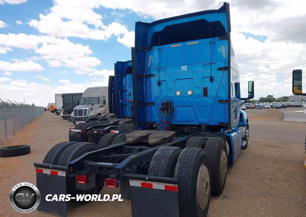 2019 International Lt VIN:3HSKZAPR8KN391070 - 4