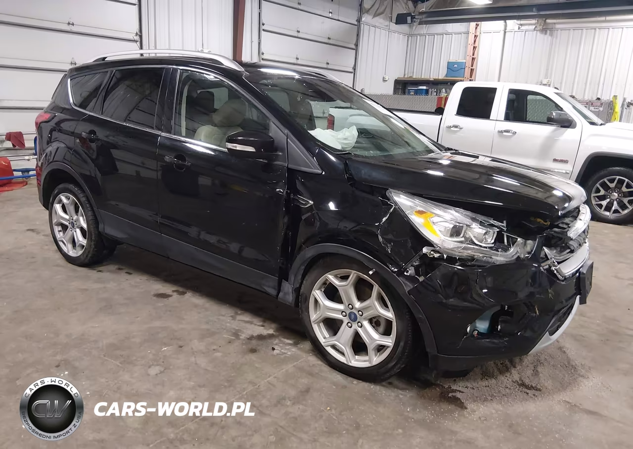 2019 Ford Escape Titanium – zdjęcie 1 z 18