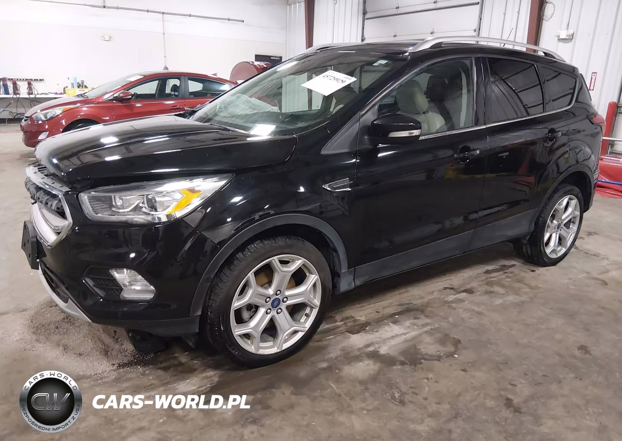 2019 Ford Escape Titanium VIN:1FMCU9J99KUC28945 - 2