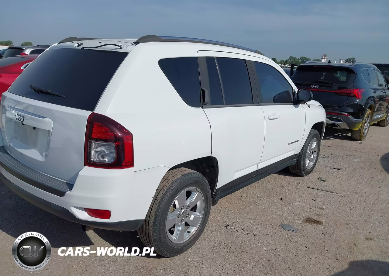 2015 Jeep Compass Sport VIN:1C4NJCBA2FD273243 - 4