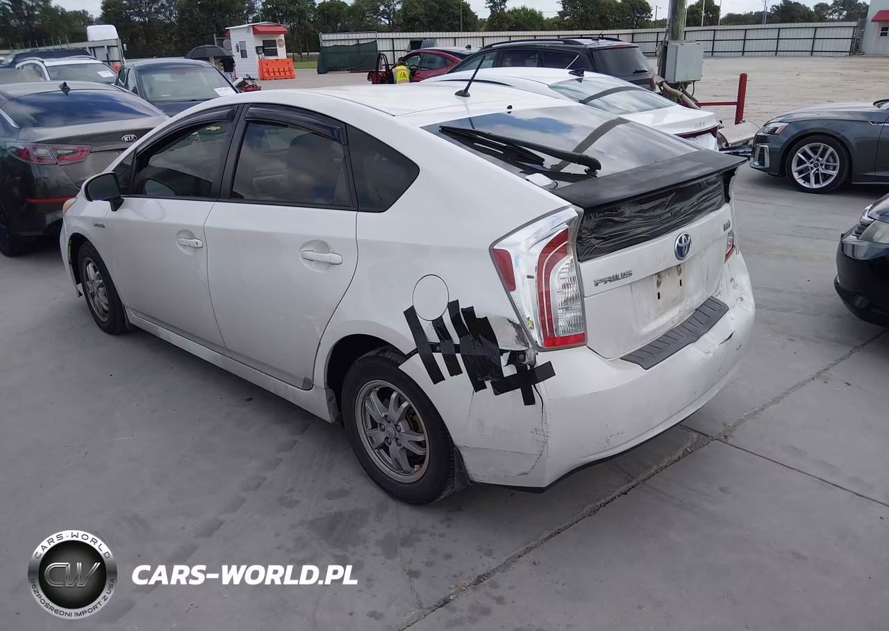 2013 Toyota Prius Two VIN:JTDKN3DU5D0348326 - 3