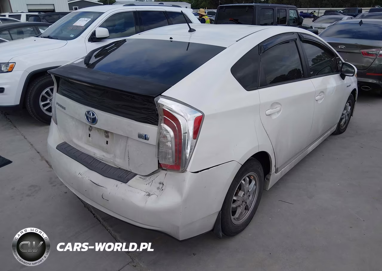 2013 Toyota Prius Two VIN:JTDKN3DU5D0348326 - 4