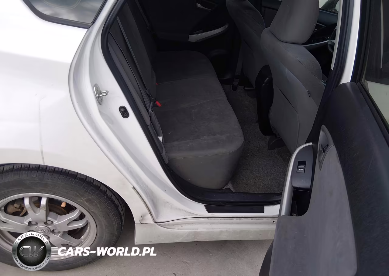 2013 Toyota Prius Two VIN:JTDKN3DU5D0348326 - 8