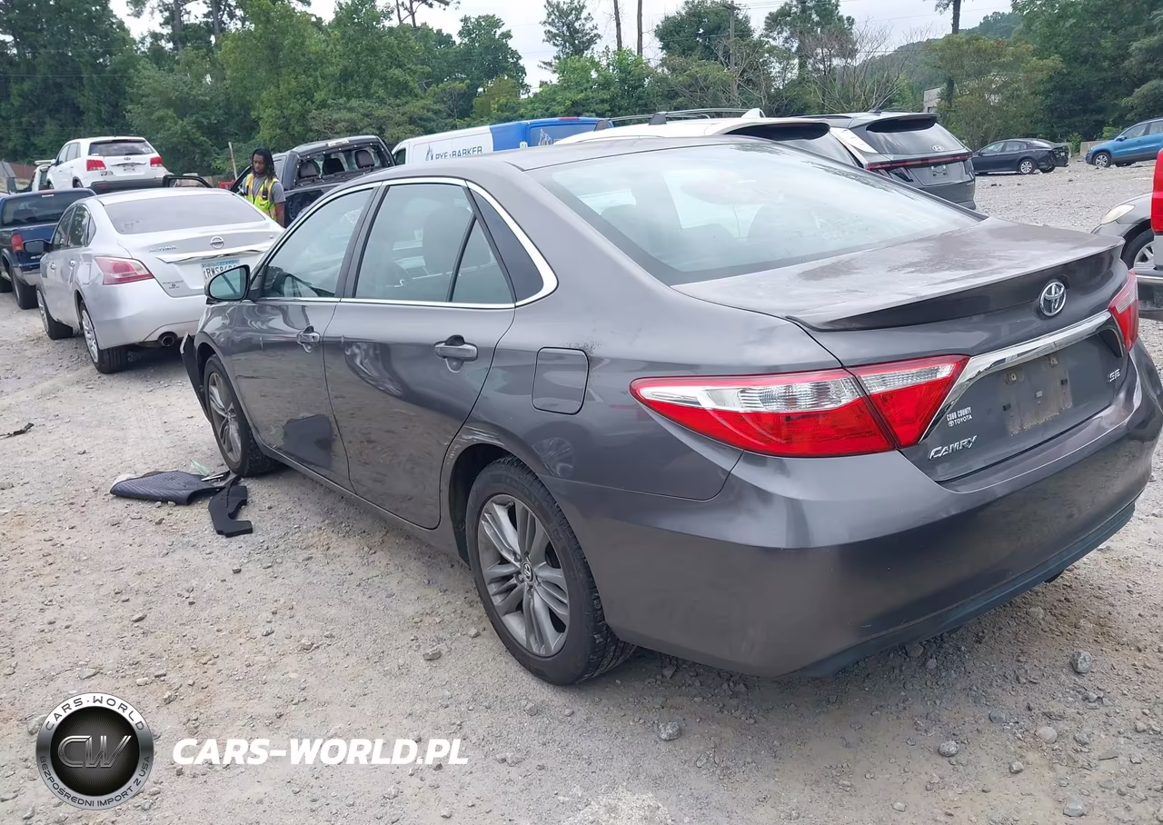 2016 Toyota Camry Se VIN:4T1BF1FK9GU135109 - 3