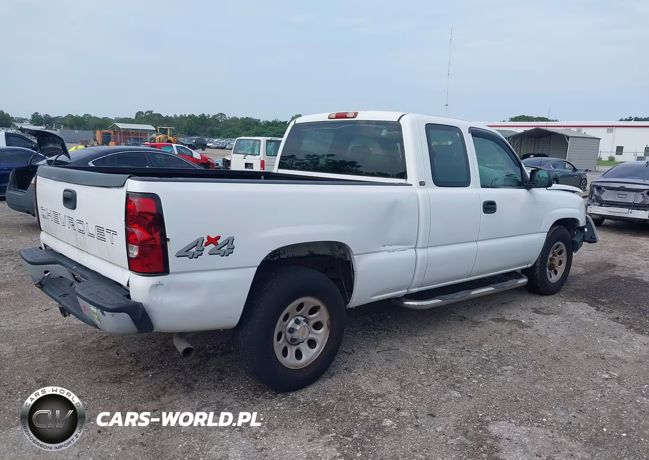 2005 Chevrolet Silverado 1500 Work Truck VIN:1GCEK19VX5Z255732 - 4