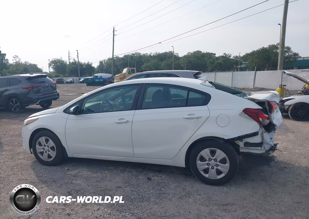 2018 Kia Forte Lx VIN:3KPFK4A72JE219977 - 15