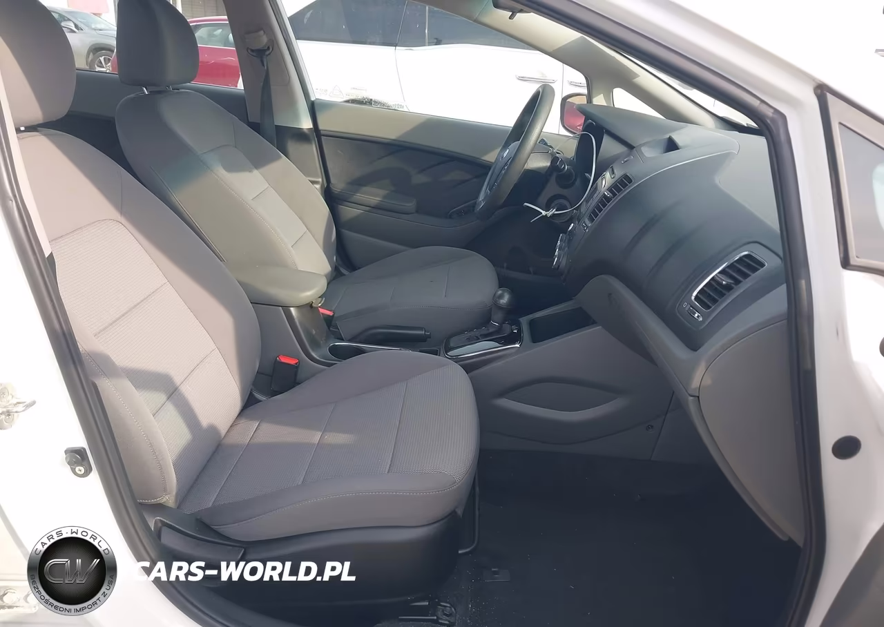 2018 Kia Forte Lx VIN:3KPFK4A72JE219977 - 5