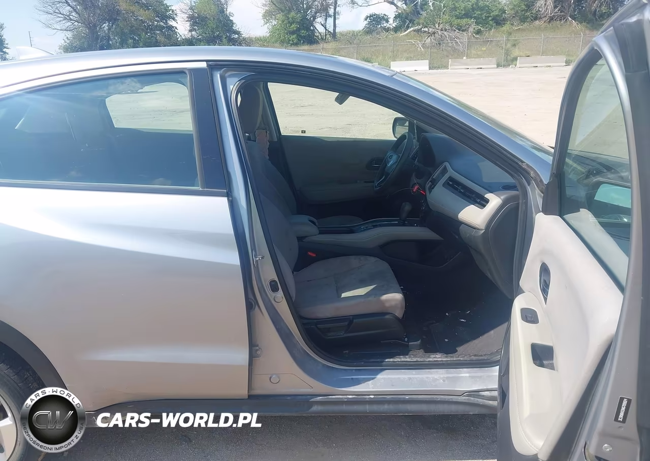 2017 Honda Hr-V Lx VIN:3CZRU6H33HG705924 - 5
