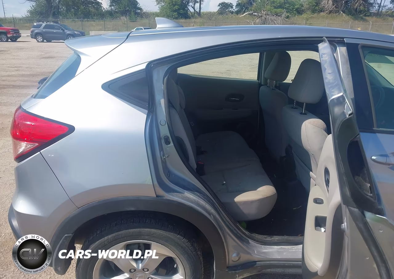 2017 Honda Hr-V Lx VIN:3CZRU6H33HG705924 - 8