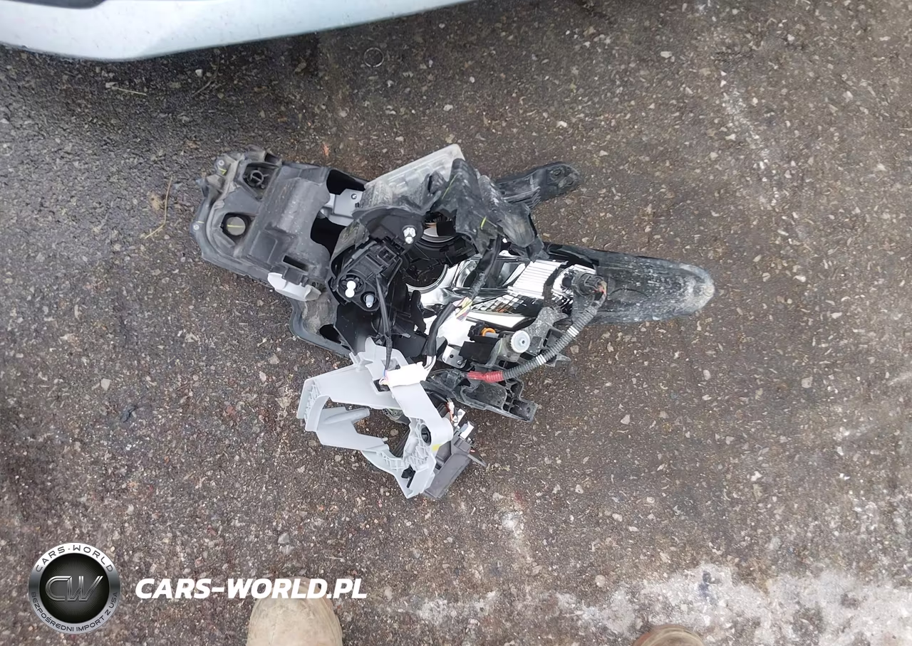 2020 Mazda Mazda3 Select Package VIN:3MZBPACLXLM131998 - 12