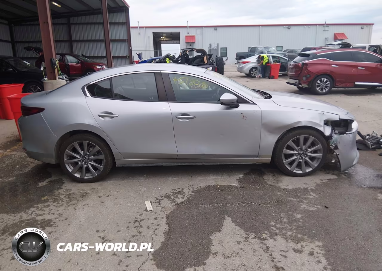 2020 Mazda Mazda3 Select Package VIN:3MZBPACLXLM131998 - 14