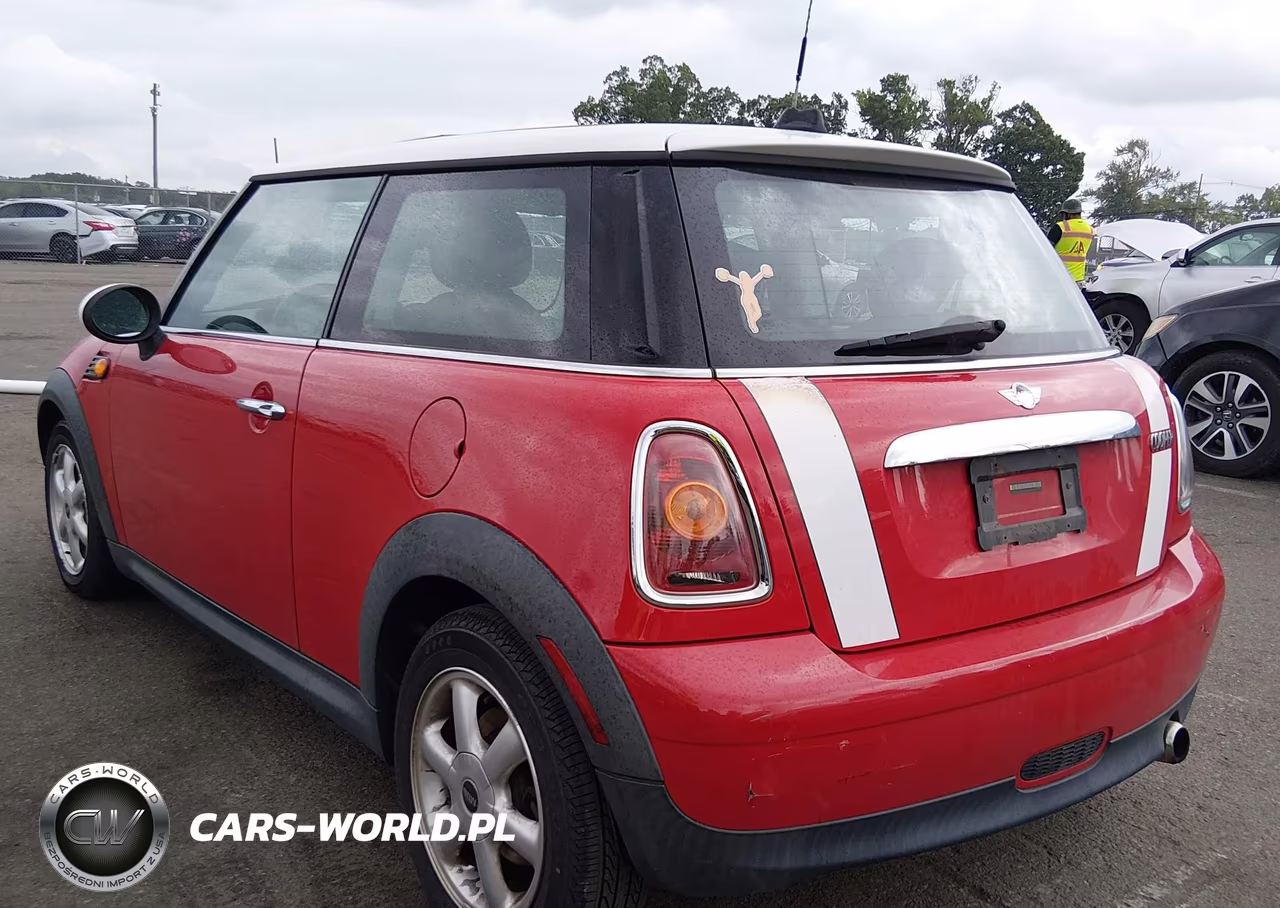 2008 Mini Cooper Hardtop VIN:WMWMF33528TT63576 - 3