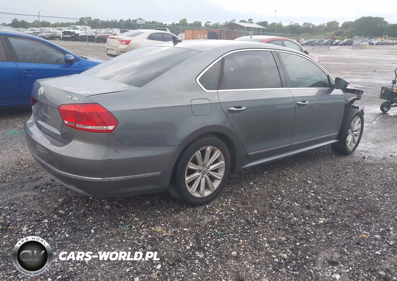 2013 Volkswagen Passat 2.5L Sel VIN:1VWCH7A30DC096785 - 4
