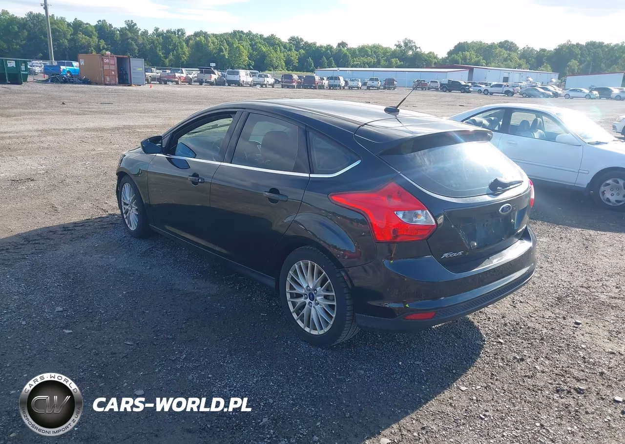 2014 Ford Focus Titanium VIN:1FADP3N23EL329683 - 3