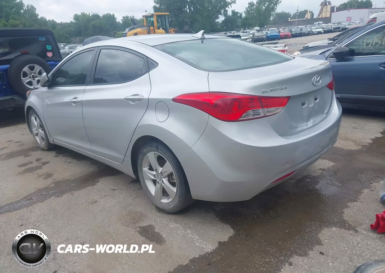 2013 Hyundai Elantra Gls VIN:5NPDH4AE4DH290781 - 3