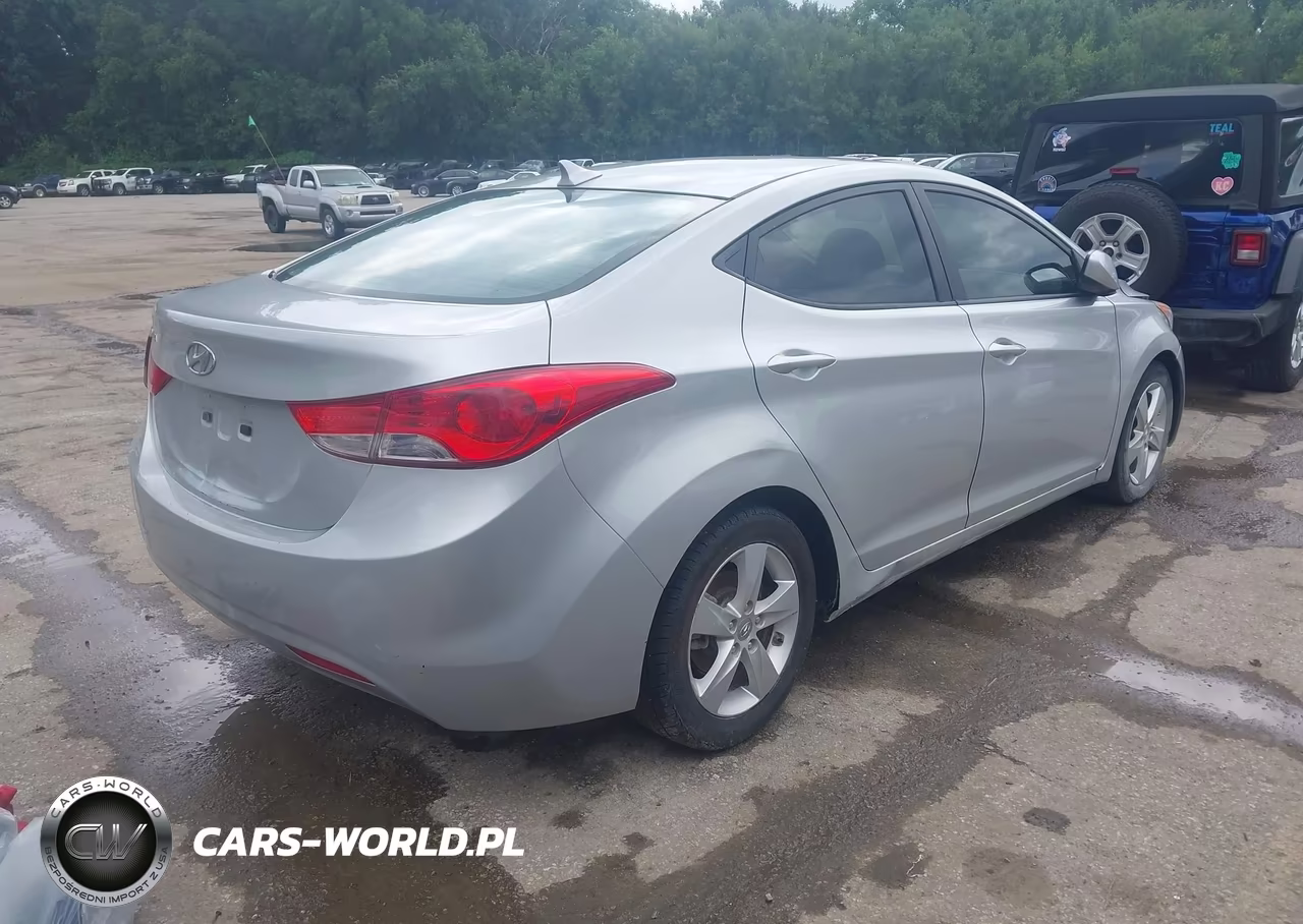 2013 Hyundai Elantra Gls VIN:5NPDH4AE4DH290781 - 4