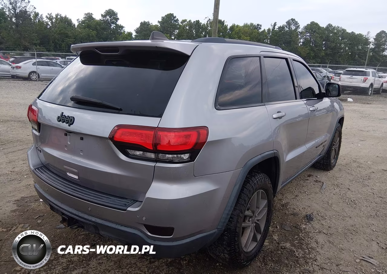 2017 Jeep Grand Cherokee 75Th Anniversary Edition VIN:1C4RJFAG5HC688588 - 4