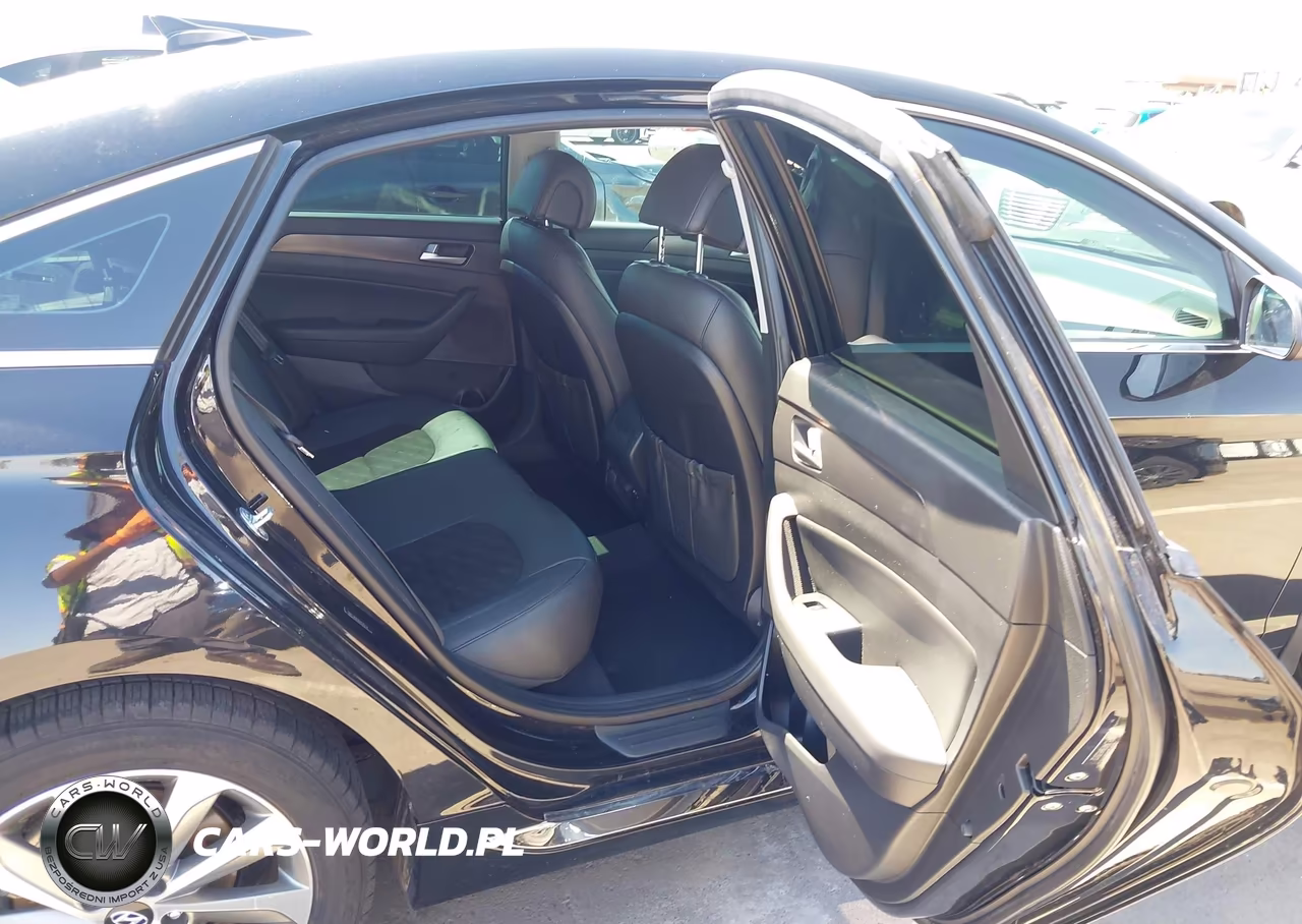 2017 Hyundai Sonata Sport VIN:5NPE34AF8HH535132 - 8