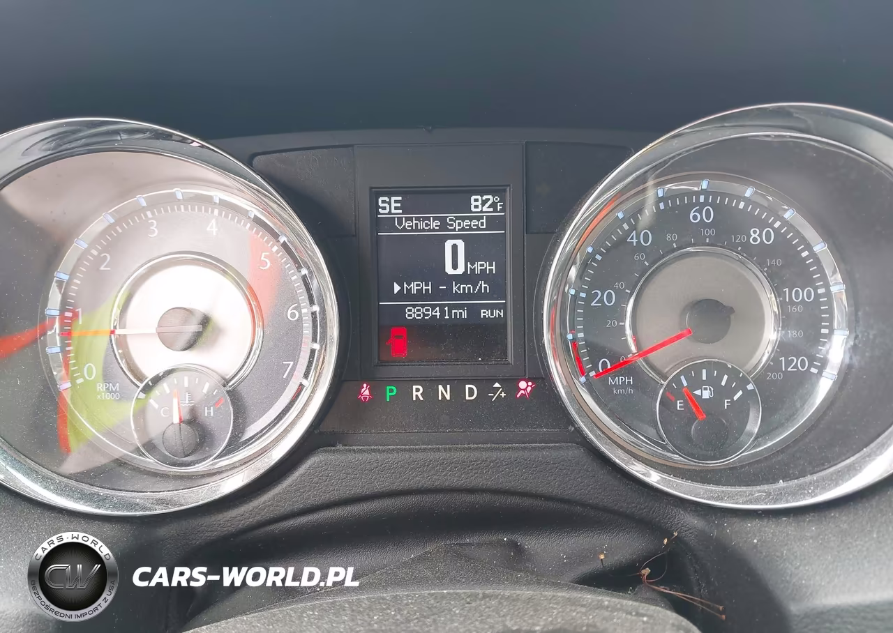 2014 Chrysler Town & Country Touring VIN:2C4RC1BG2ER359300 - 7