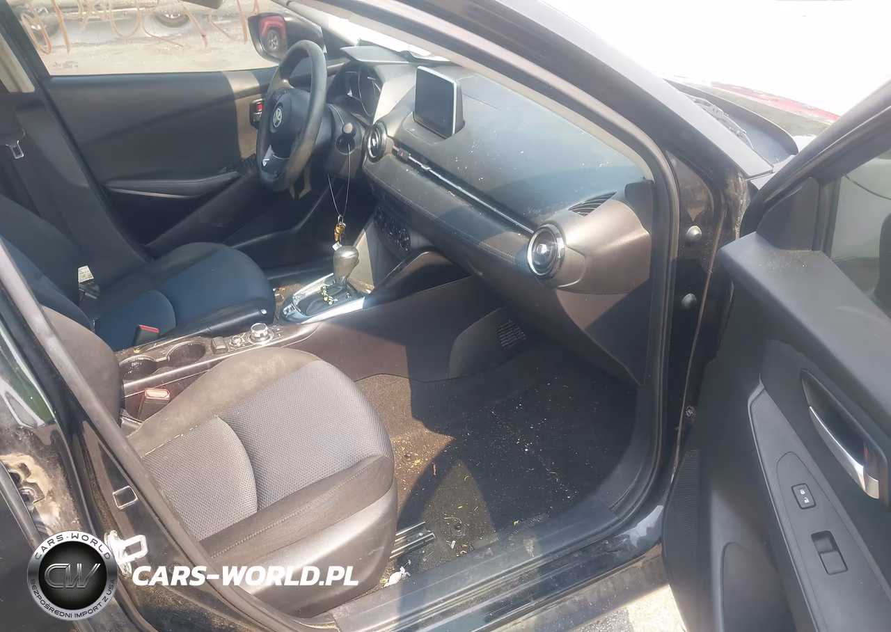 2017 Toyota Yaris Ia VIN:3MYDLBYV2HY156113 - 5