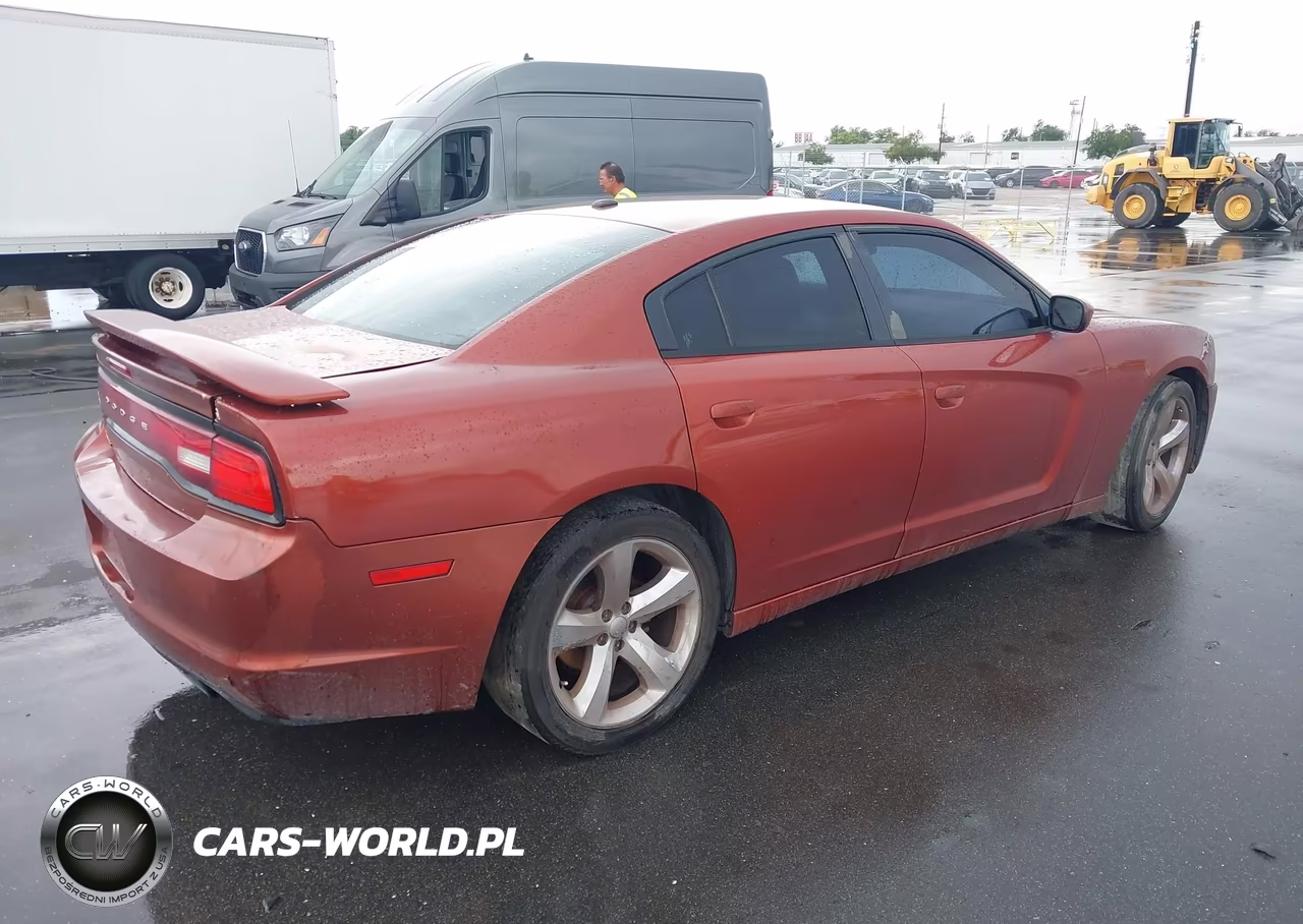2013 Dodge Charger Sxt Plus VIN:2C3CDXHG2DH575735 - 4