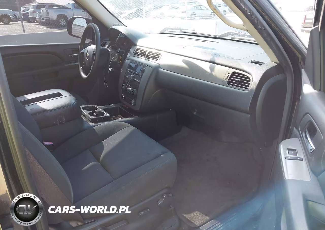2011 Chevrolet Tahoe Commercial VIN:1GNLC2E08BR274058 - 5