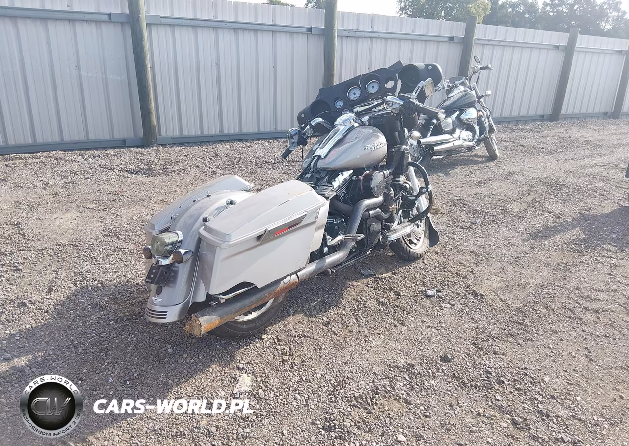 2009 Harley-Davidson Flhx VIN:1HD1KB4199Y604222 - 4