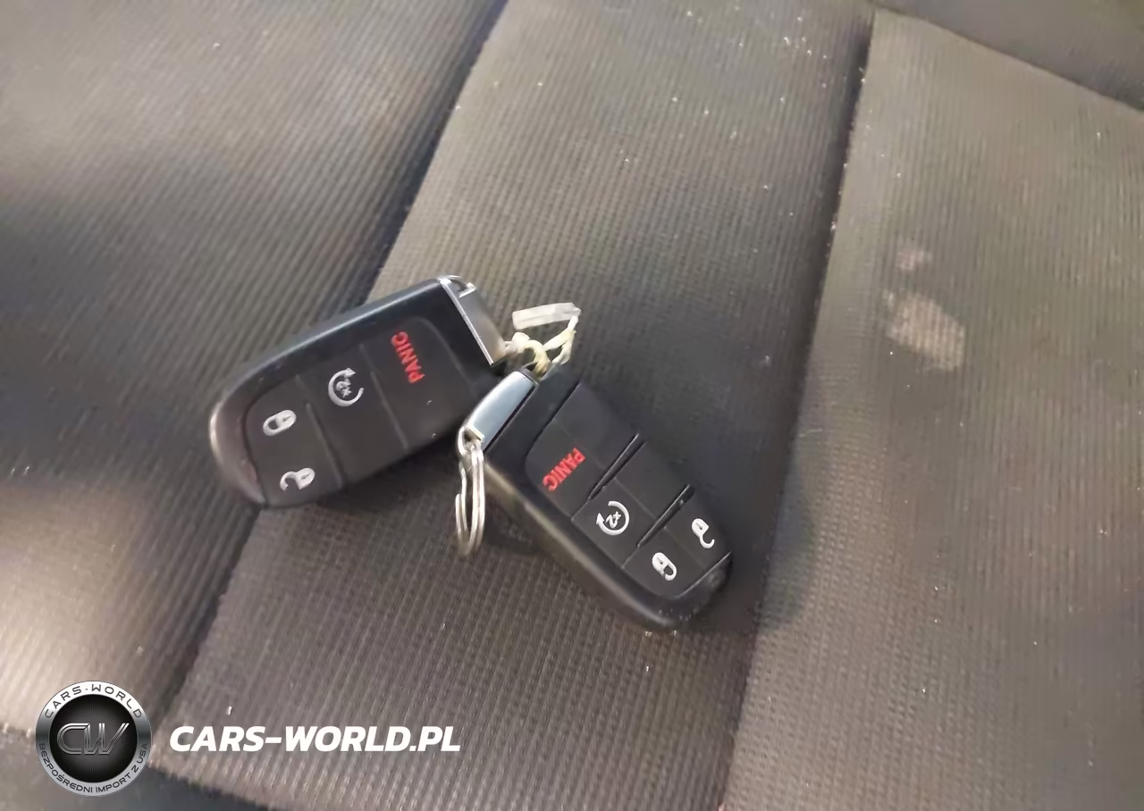 2016 Jeep Grand Cherokee Laredo VIN:1C4RJFAGXGC345631 - 11